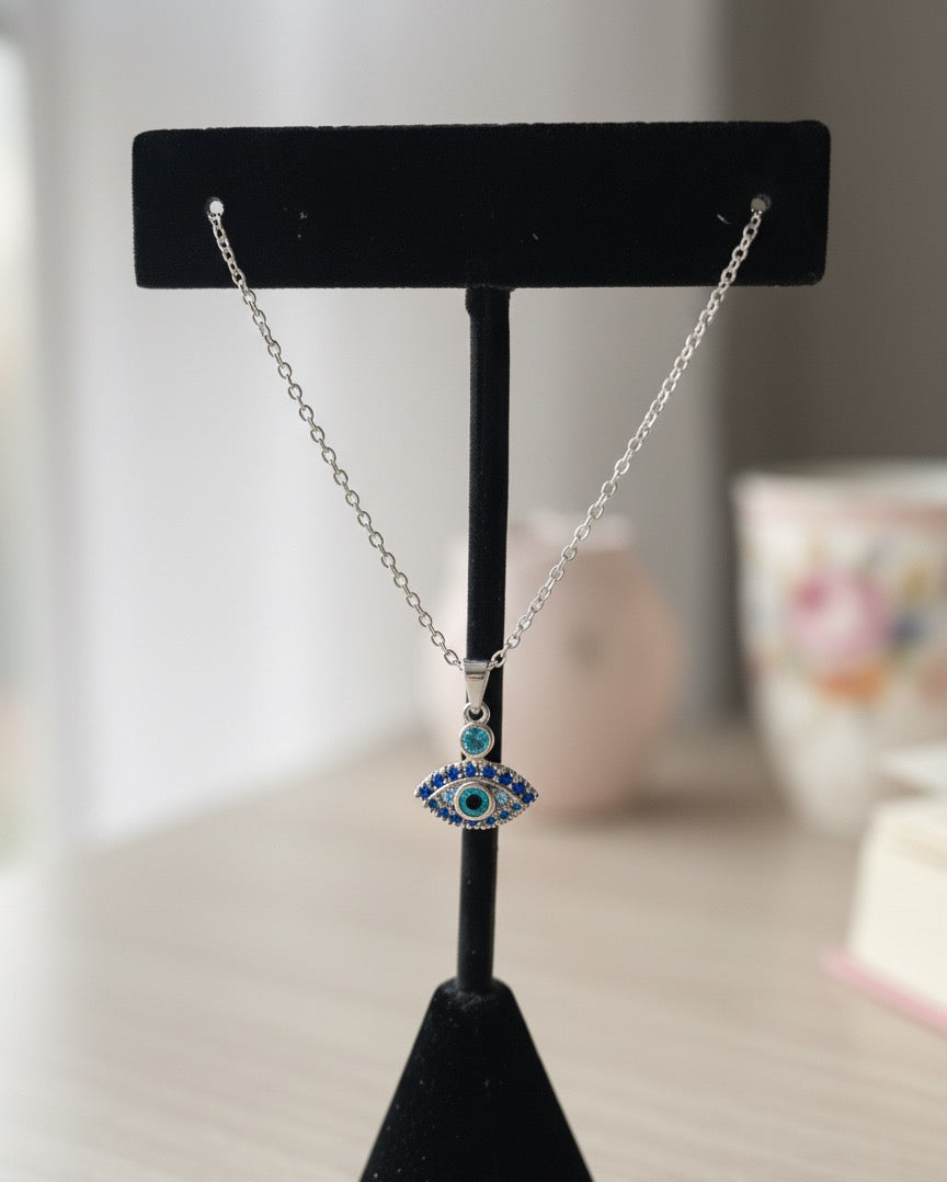 Sapphire Gaze Necklace